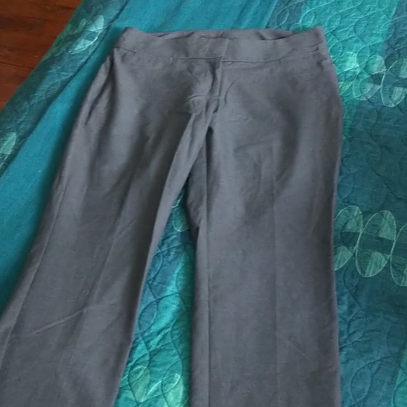 Limited Dark Grey Skinny Slacks Sz 4P - Picture 2 of 5